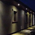 Listopad 2009 - efekty podświetlenia domu - fotki mało wyraźne - ale oddają klimat :) #Kornelia #budowa #oświetlenie