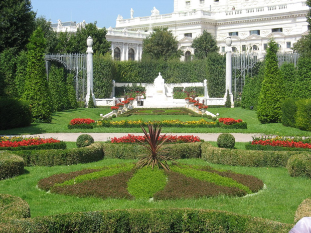 pomnik Sisi,wraz z parkiem we Wiedniu