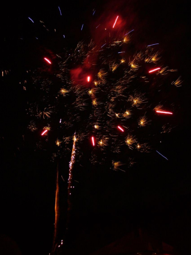 Besko 2010 - powitanie Nowego Roku k. Urzędu Gminy #Besko #fajerwerki #SztuczneOgnie