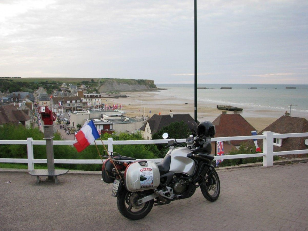 Arromanches - w całej okazałości