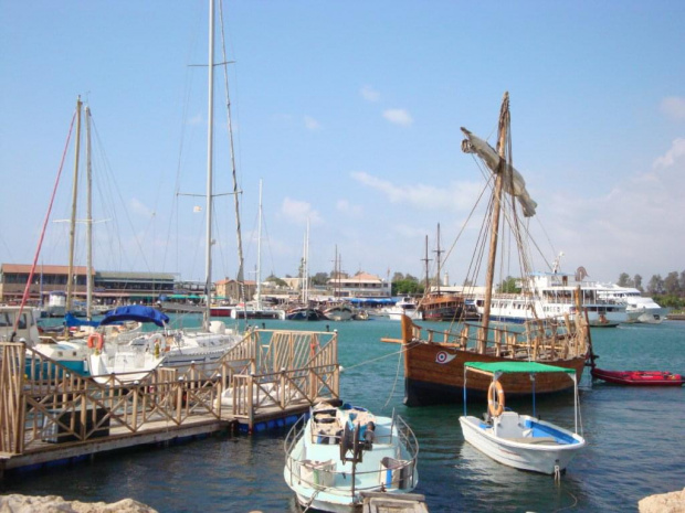 Cypr,port w Pafos #port #kutry #żaglowiec #morze #łodzie