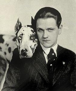 Eugeniusz Bodo, aktor, ze swoim psem Sambo. Warszawa_1930 r.