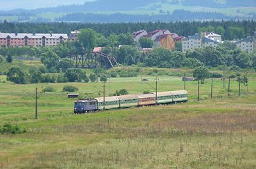 22.07.2009 | Nowy Targ - Lasek | EP07 z poc. "Żeromski" rel. Zakopane - Warszawa Wsch. zbliża się do przejazdu na ul. Grel #PKP #PLK #Express #EU06 #EU07 #EP07 #EP08 #ET21 #ET22 #ET41 #ET40 #EP09 #Taurus #Husarz #Dragon #Eurosprinter