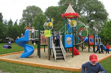 plac zabaw / www.bajkowakraina.info #ChataZPiernika #ChatkaZPiernika #DomNaKurzejNodze #Pinokio #CzerwonyKapturek #Czarownica #BabaJaga #JaśIMałgosia #MurzynekBambo #TomcioPaluszek #Rzepka #SmokWawelski #SmoczaJama #wypoczynek #Dinozaury #Dinozaur