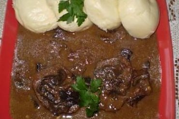 Schab duszony w sosie grzybowym #schab #grzyby #sos #jedzenie #gotowanie #kulinaria #PrzepisyKulinarne