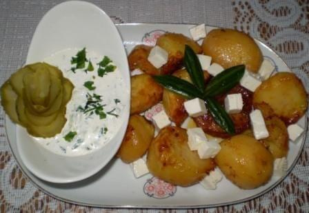 Ziemniaki pieczone z fetą i sosem zaziki
Przepisy do zdjęć zawartych w albumie można odszukać na forum GarKulinar .
Tu jest link
http://garkulinar.jun.pl/index.php
Zapraszam. #ziemniaki #feta #zaziki #sos #przekąski #jedzenie #gotowanie