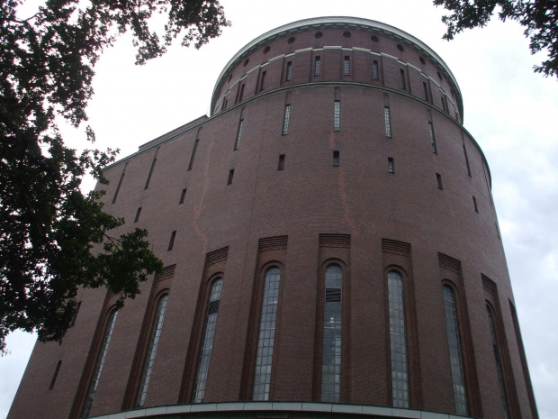 Hamburg Stadtpark dawna w. cinien (~51 m. wys.) obecnie PLANETARIUM