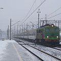 04.02.2009r.|Siódemka z pociągiem TLK Pobrzeże na stacji Iława Główna.