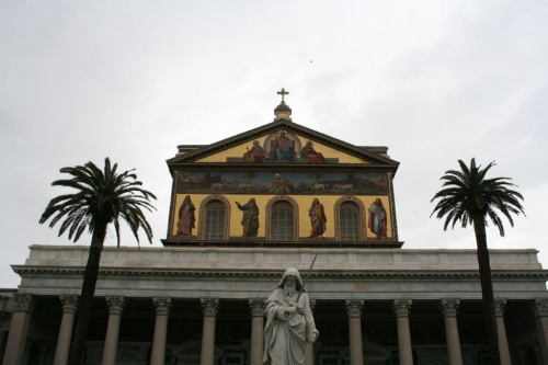 Bazylika św. Pawła za Murami- jedna z czterech bazylik papieskich #Rzym #bazylika #palma #roślinki #egzotyczne