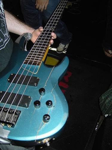 destroyed basses bas bass basowa
gitara gitary zniszczone rozwalone
zniszczona rozwalona ibanezbass
ibanez fender qba qbanez lol rip wreck
damage broken double bajo